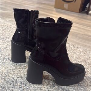 Steve Madden Glossy Black Heeled Boots